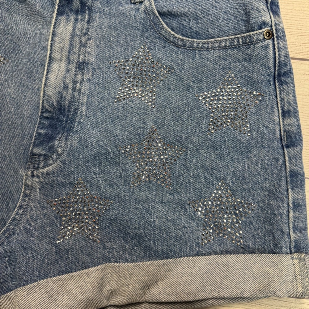 Hot Topic Women High Waisted Jean Shorts Blue Rhinestone Star Embellished Size 9 - Picture 2 of 7